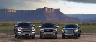 GMC Canyon (2015) - picture 15 of 22