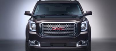 GMC Yukon Denali (2015) - picture 7 of 16