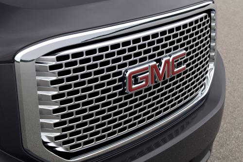 GMC Yukon Denali (2015) - picture 8 of 16