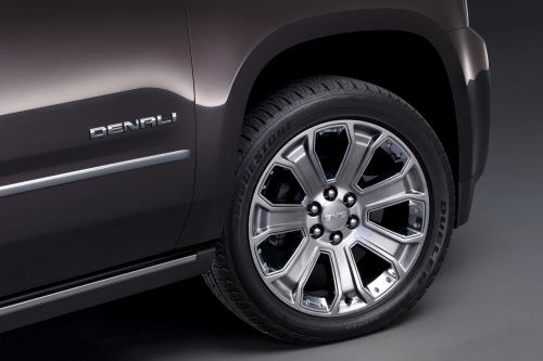 GMC Yukon Denali (2015) - picture 9 of 16