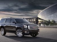 GMC Yukon Denali (2015)