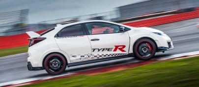 2015 Honda Civic Type R at famous race tracks (2016) - picture 12 of 19