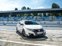 2015 Honda Civic Type R at famous race tracks , 7 of 19