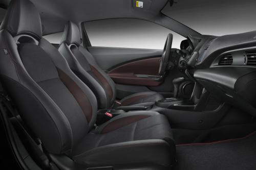 Honda CR-Z (2015) - picture 8 of 19