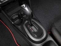 Honda CR-Z (2015) - picture 14 of 19