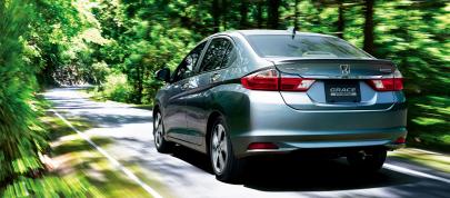 Honda Grace Hybrid (2015) - picture 15 of 29
