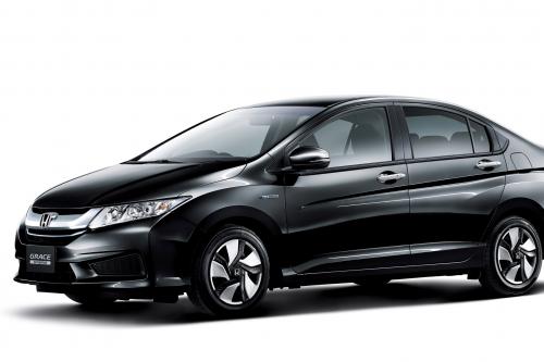 Honda Grace Hybrid (2015) - picture 9 of 29