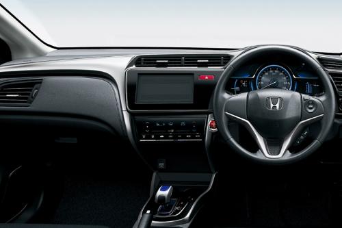 Honda Grace Hybrid (2015) - picture 16 of 29