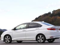 Honda Grace Hybrid (2015) - picture 8 of 29