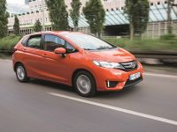 Honda Jazz (2015) - picture 3 of 14