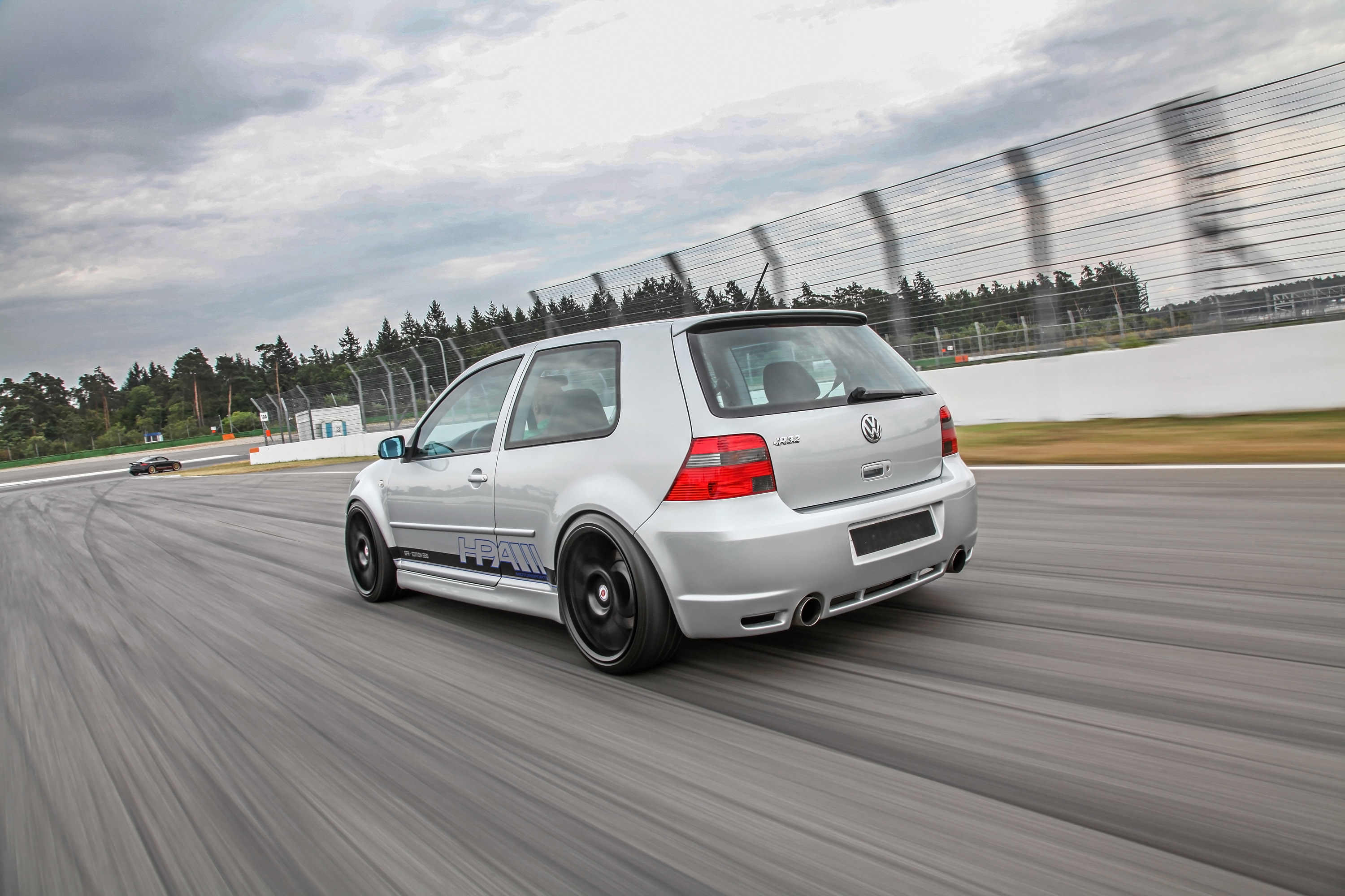 HPerformance Volkswagen Golf R32