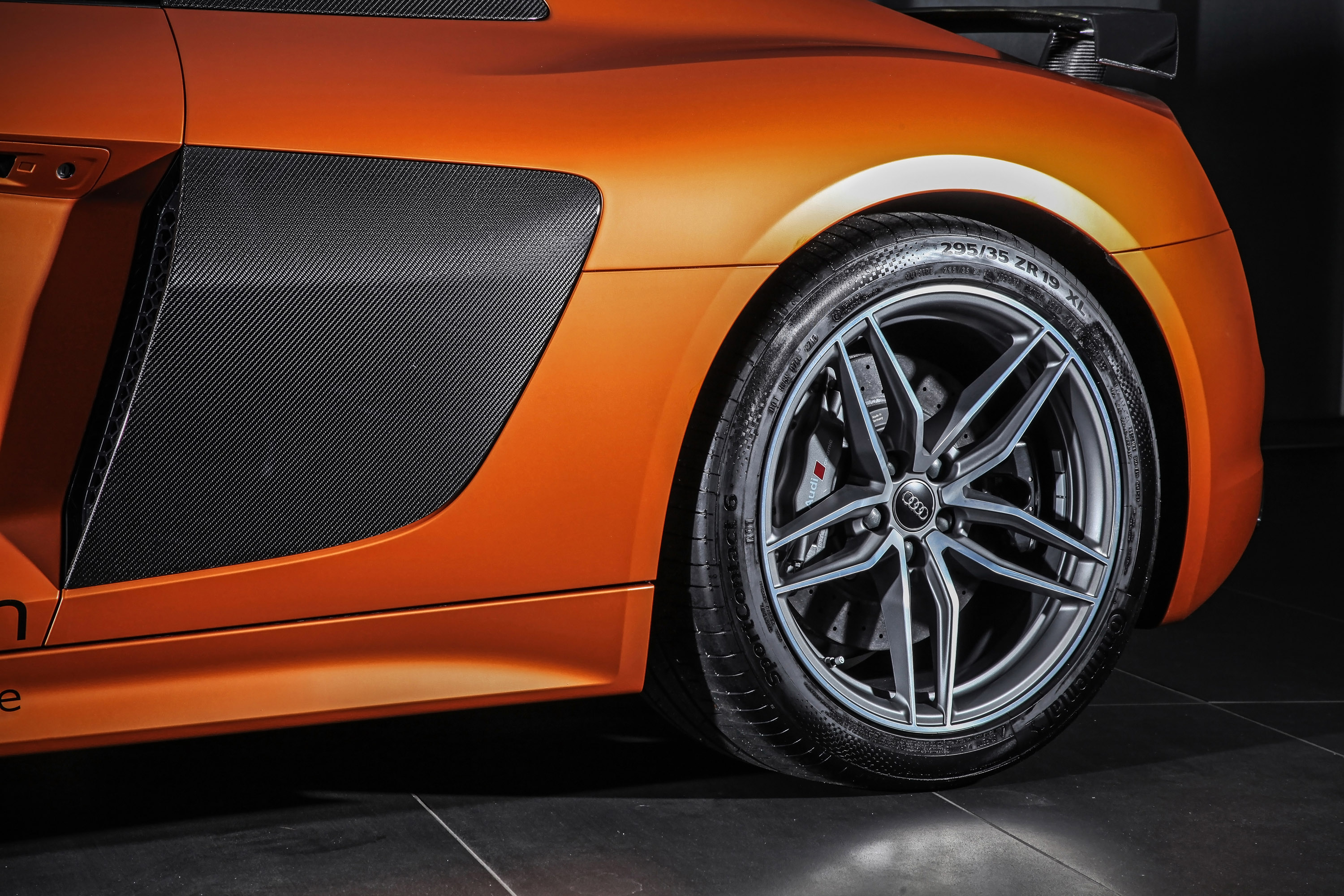 HplusB Design Audi R8 V10