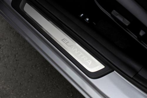 Hyundai Elantra Sedan (2015) - picture 41 of 50