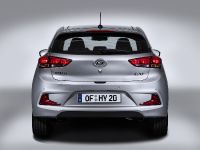 Hyundai i20 Coupe (2015) - picture 6 of 7