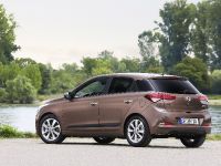 Hyundai New Generation i20 (2015) - picture 5 of 20
