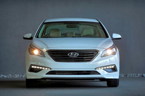Hyundai Sonata Eco (2015) - picture 1 of 3