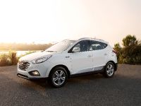Hyundai Tucson Fuel Cell (2015) - picture 1 of 3