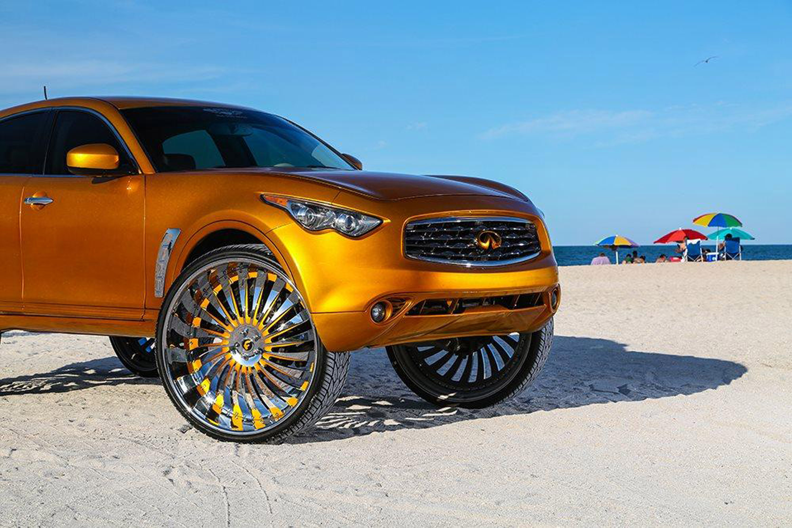 Infiniti FX with 32-inch wheels