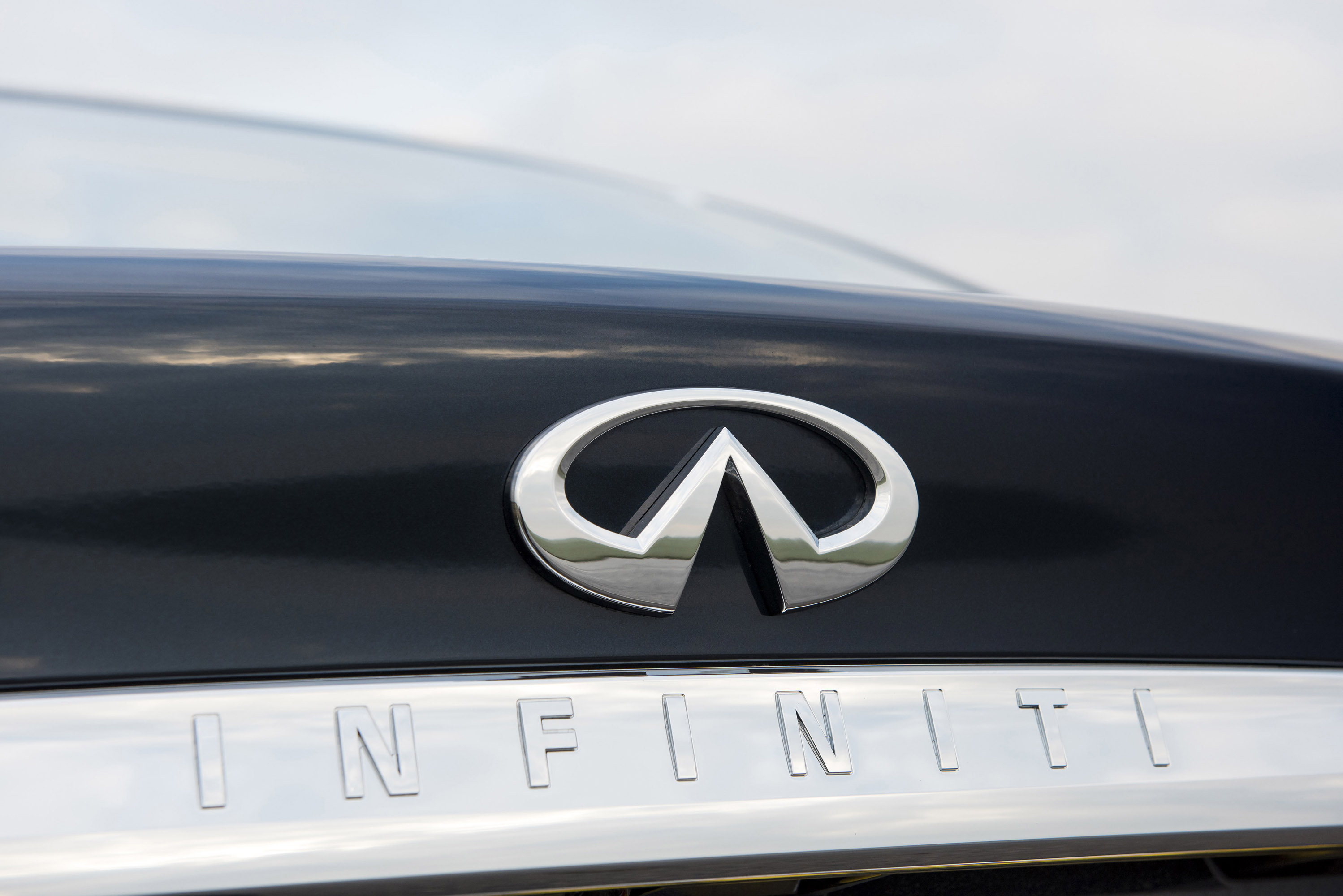 Infiniti Q70S