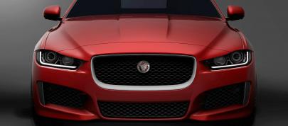 Jaguar XE (2015) - picture 4 of 4