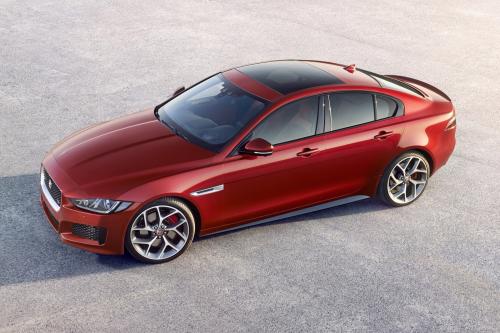 Jaguar XE (2015) - picture 1 of 4
