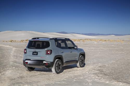 Jeep Renegade (2015) - picture 8 of 22