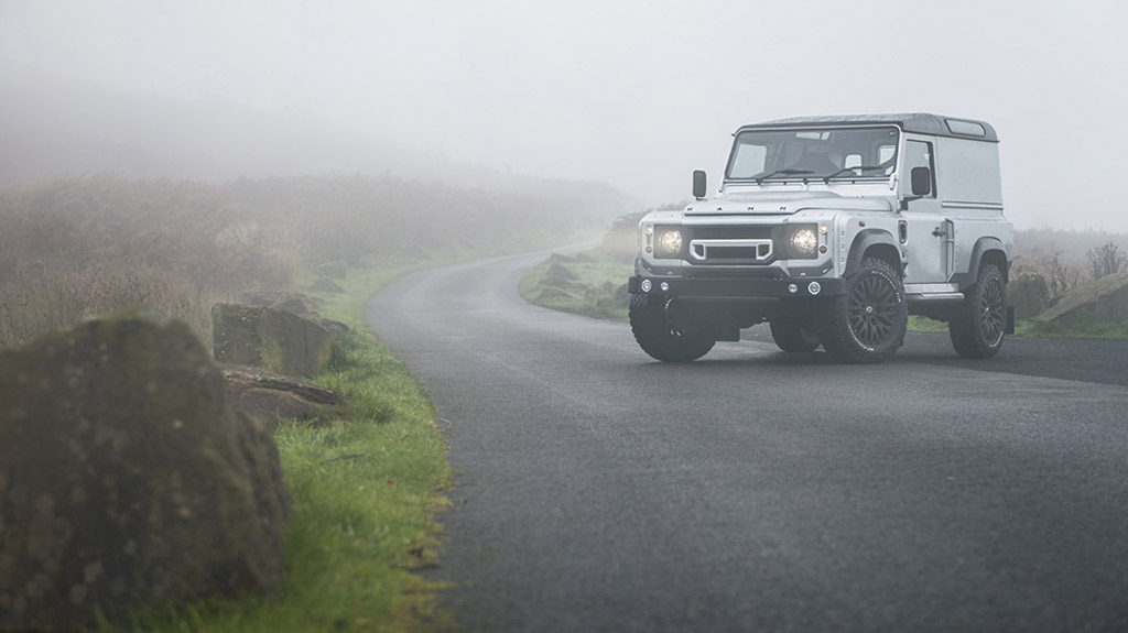 Kahn Land Rover Defender Hard Top Chelsea Wide Track