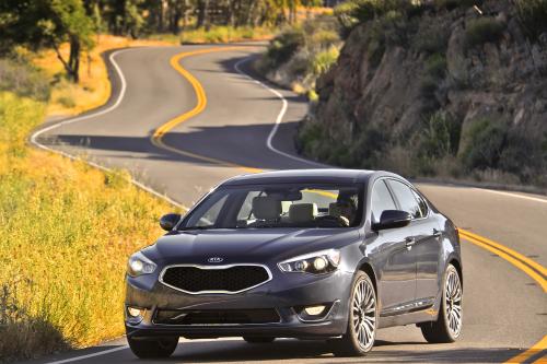 Kia Cadenza (2015) - picture 1 of 9