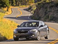 Kia Cadenza (2015) - picture 1 of 9