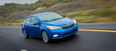 Kia Forte (2015) - picture 7 of 28