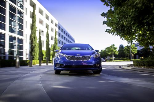 Kia Forte (2015) - picture 9 of 28