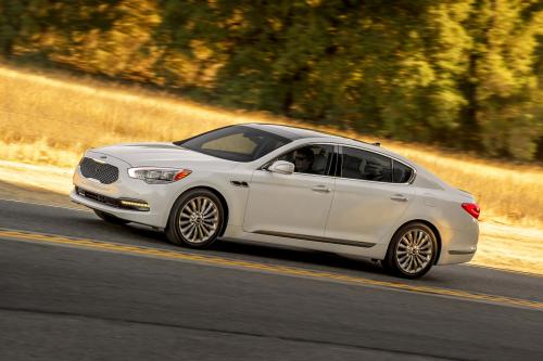Kia K900 (2015) - picture 9 of 16