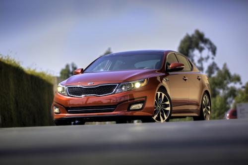 Kia Optima (2015) - picture 8 of 51