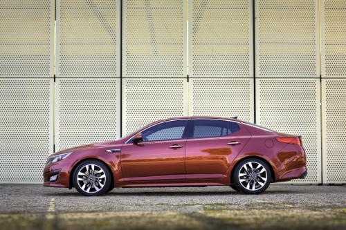 Kia Optima (2015) - picture 9 of 51