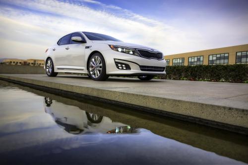 Kia Optima (2015) - picture 25 of 51