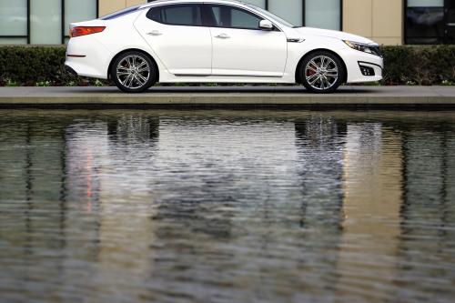 Kia Optima (2015) - picture 33 of 51