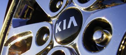 Kia Sorento (2015) - picture 15 of 22