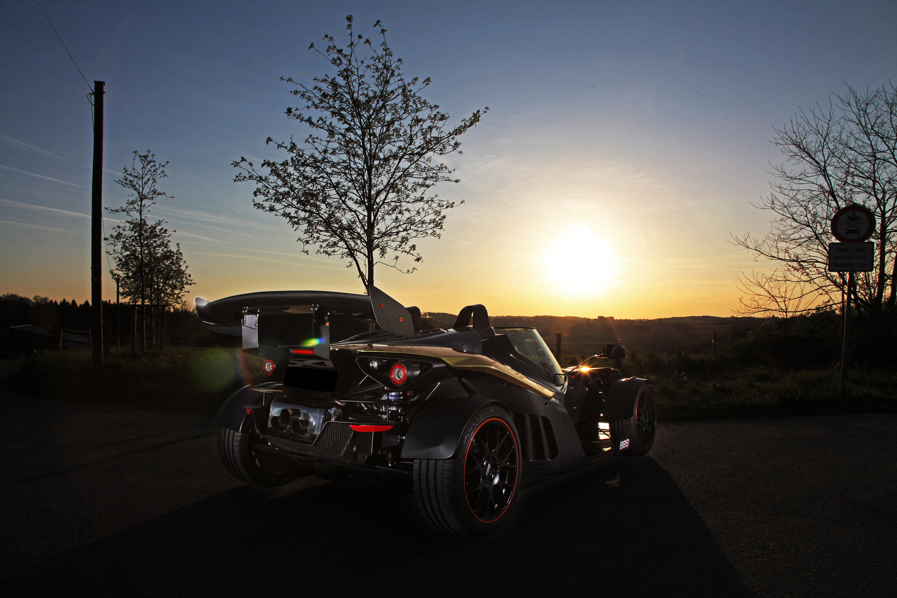 KTM X-Bow GT Dubai-Gold-Edition by Wimmer Rennsporttechnik