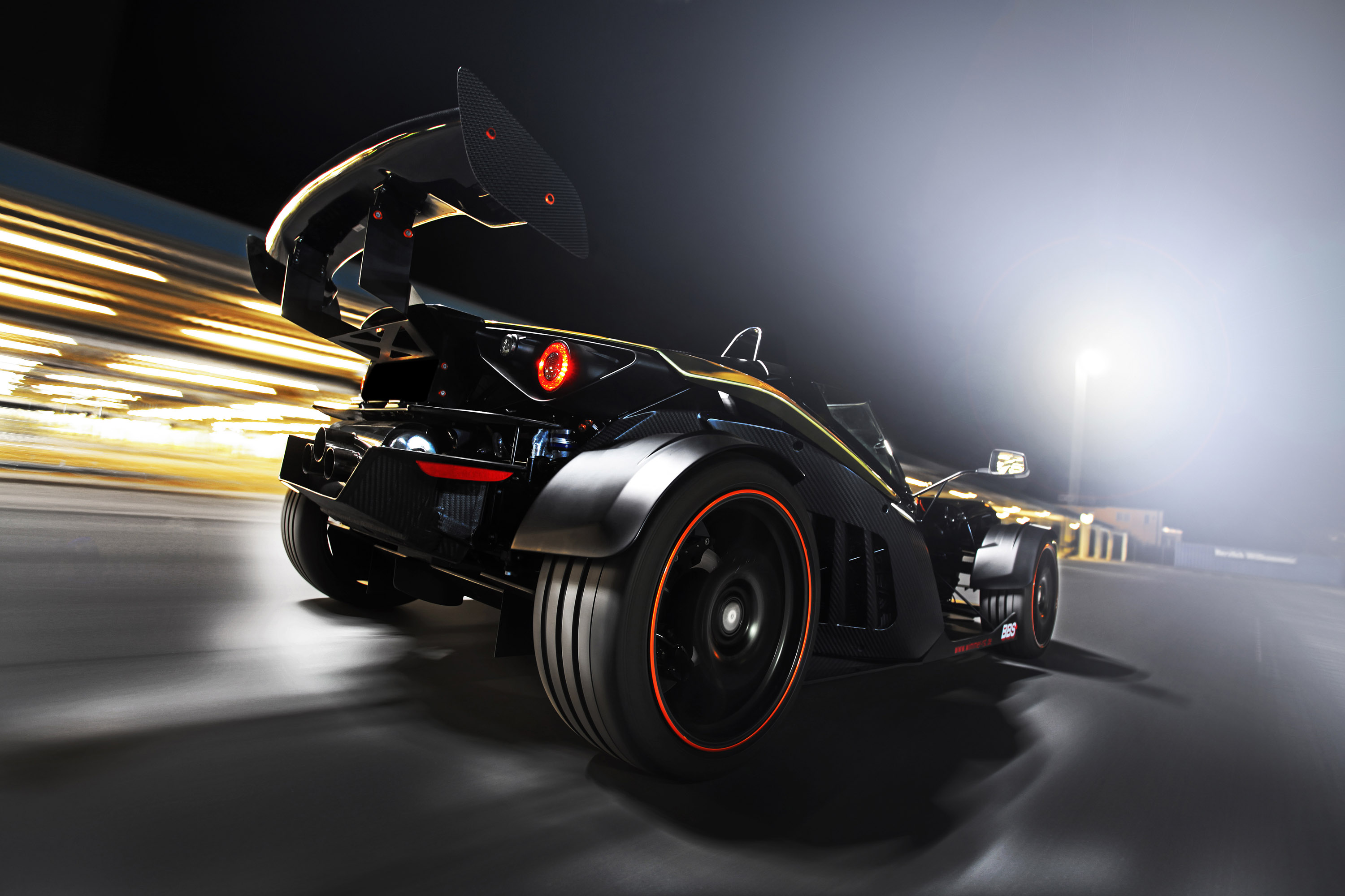 KTM X-Bow GT Dubai-Gold-Edition by Wimmer Rennsporttechnik