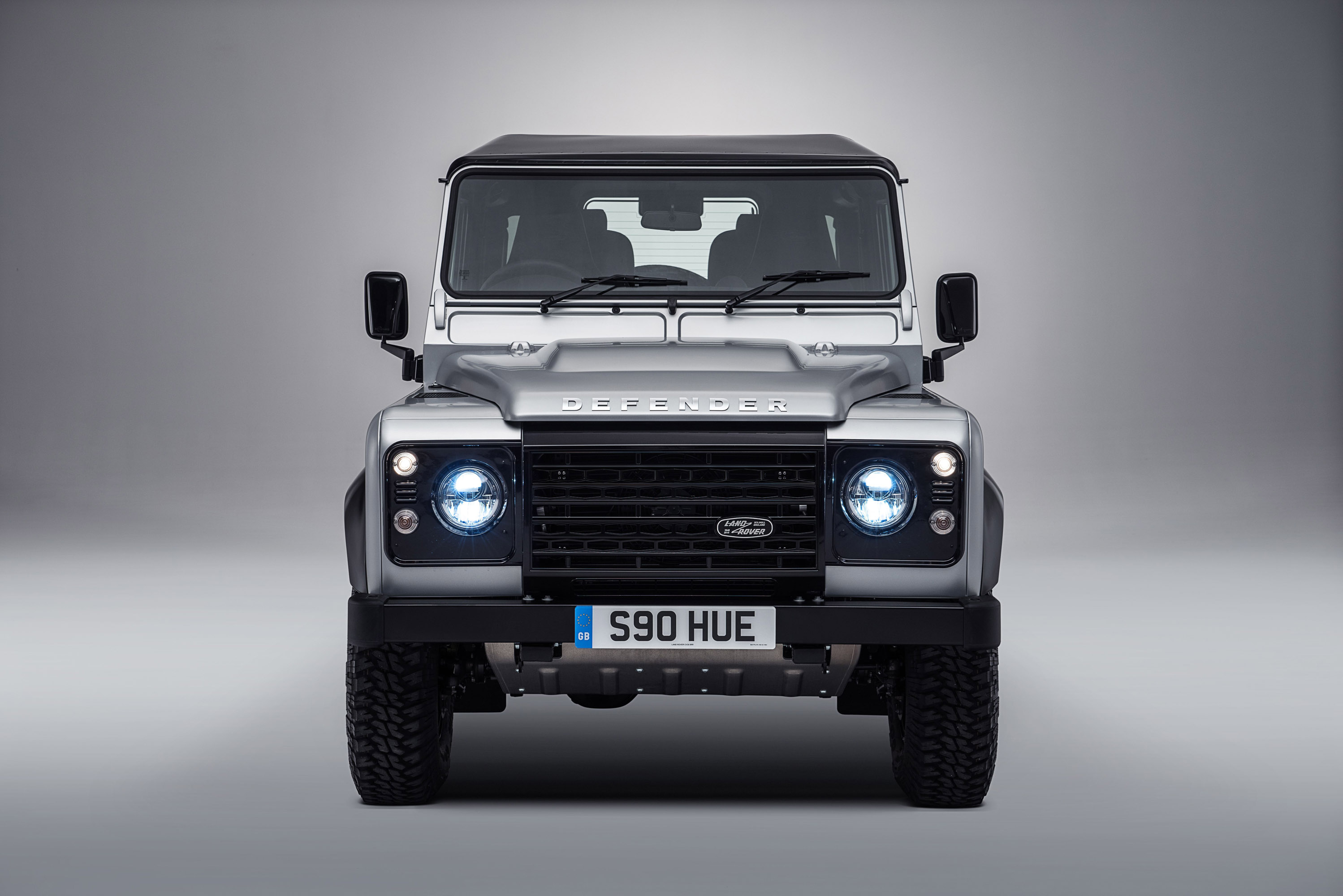 Land Rover Defender 2,000,000