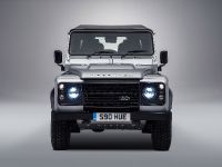 Land Rover Defender 2,000,000 (2015) - picture 1 of 16