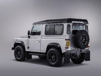 Land Rover Defender 2,000,000 (2015) - picture 5 of 16