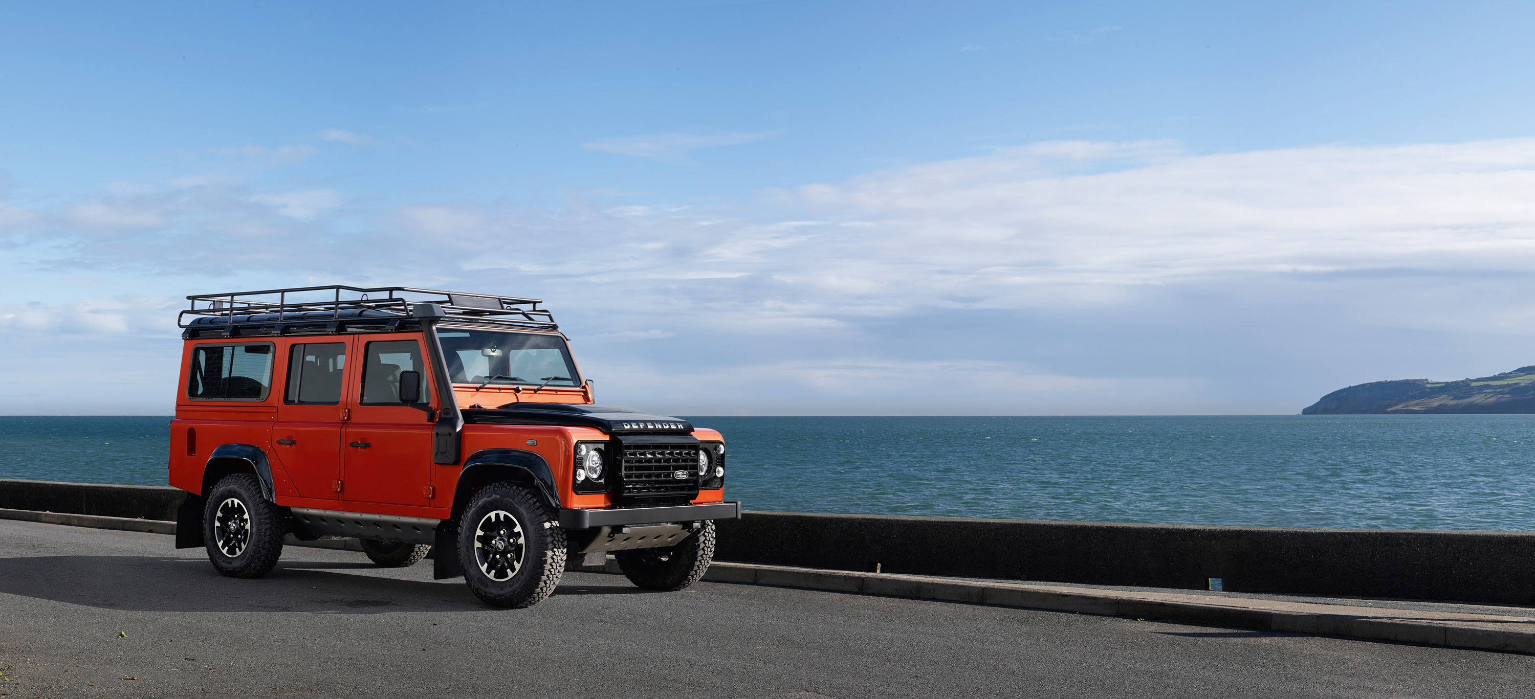 Land Rover Defender Adventure