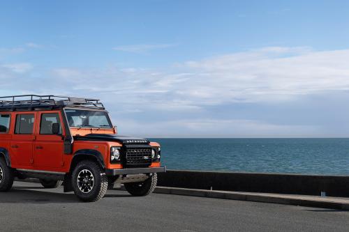 Land Rover Defender Adventure (2015) - picture 1 of 7