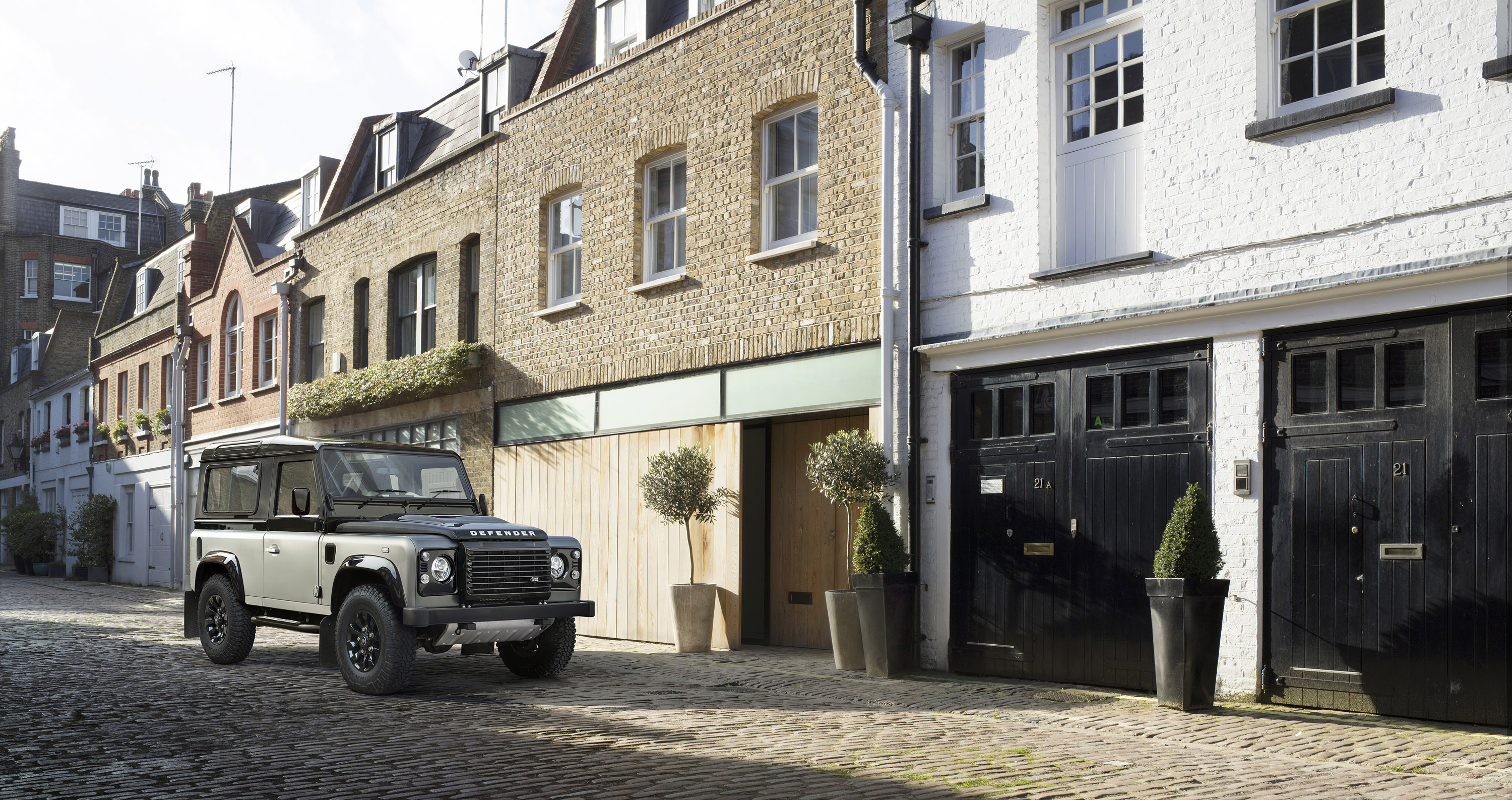 Land Rover Defender Autobiography