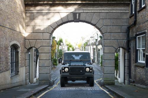 Land Rover Defender Autobiography (2015) - picture 1 of 5
