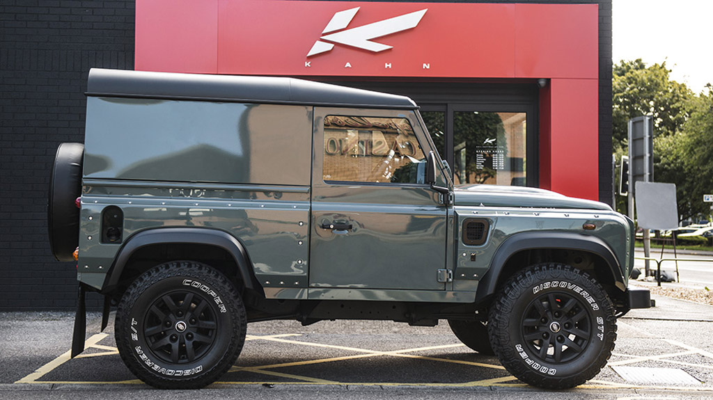 Land Rover Defender Hard Top CWT by Kahn