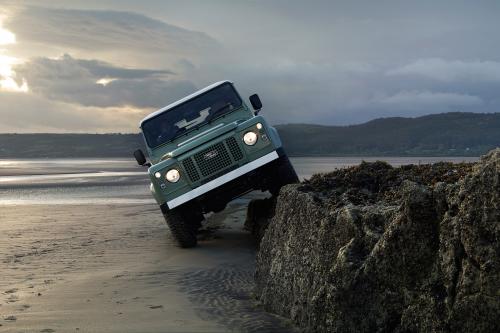 Land Rover Defender Heritage (2015) - picture 1 of 5