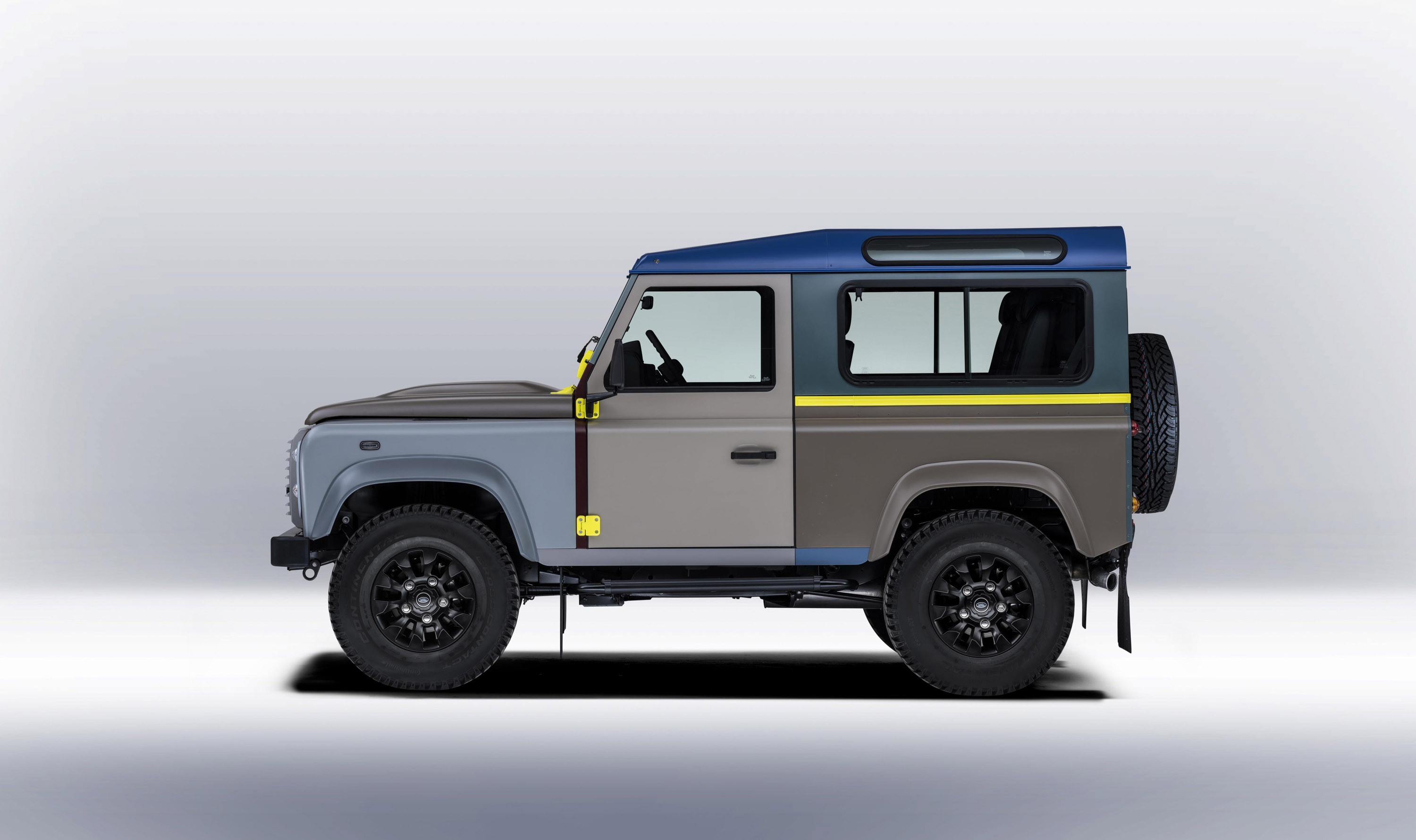 Land Rover Defender Paul Smith Special Edition