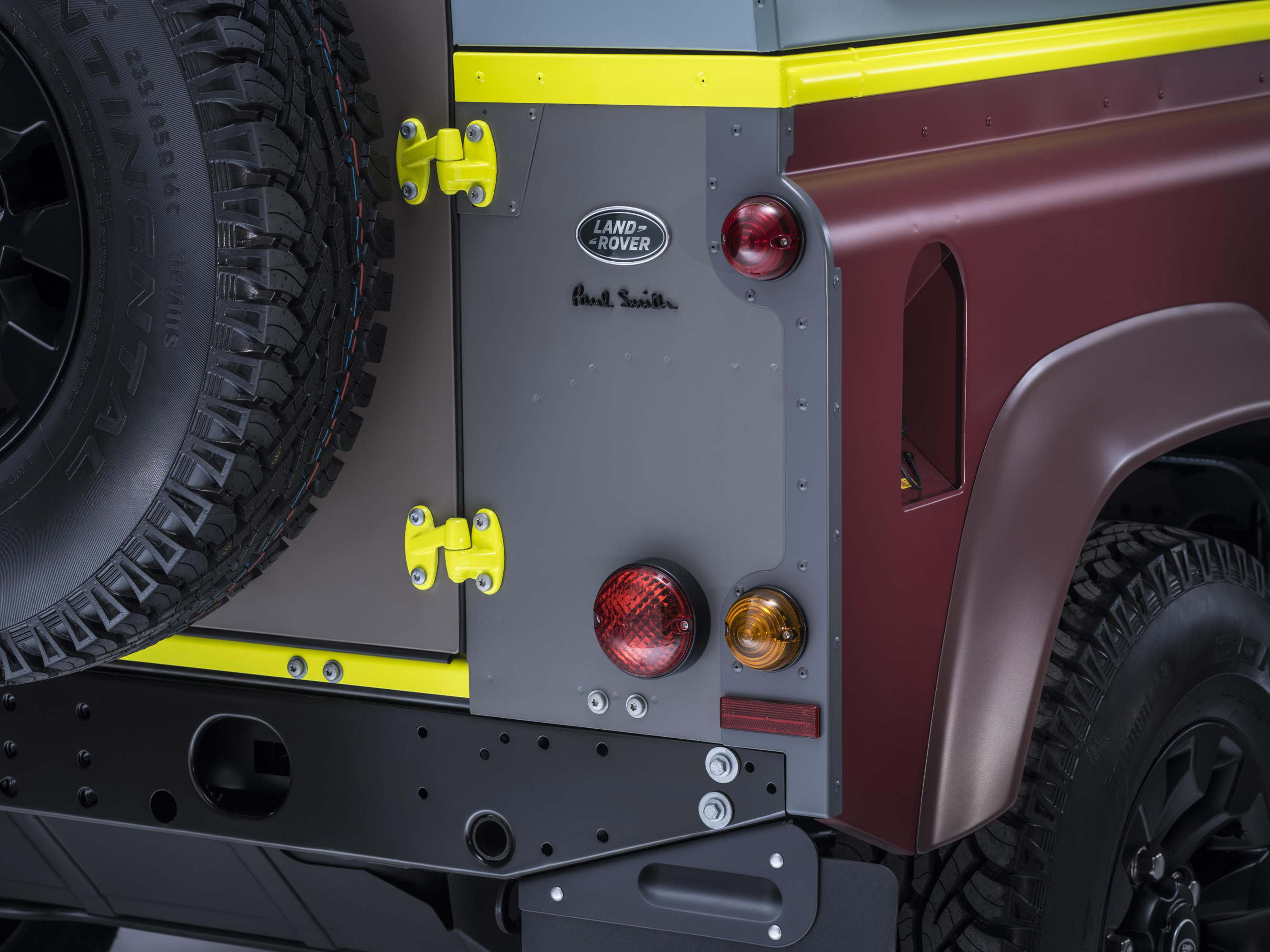 Land Rover Defender Paul Smith Special Edition